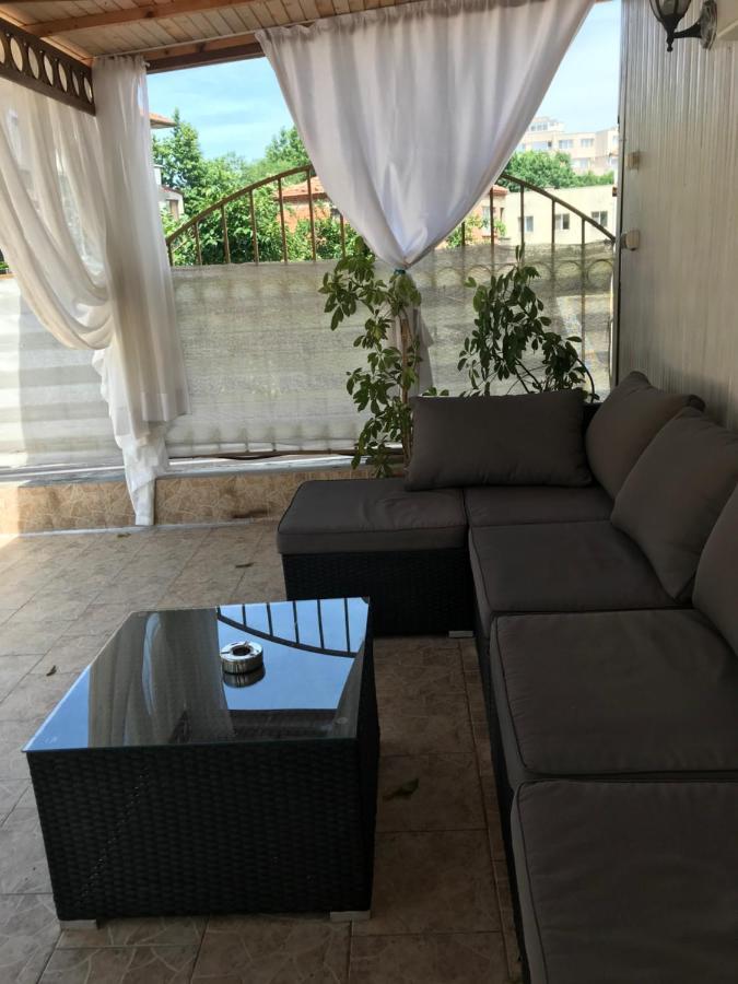 בורגאס White Rose Guest Rooms מראה חיצוני תמונה